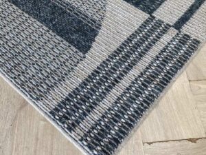 Grey shag rug with 3D pattern