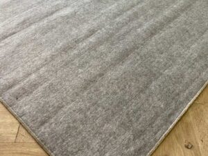 Grey shag rug with 3D pattern