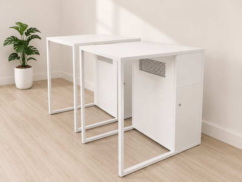 Tall wooden counter table, steel frame + 1 glass partition._JPN5EAPPJQ
