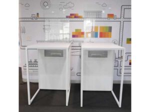 Tall wooden counter table, steel frame + 1 glass partition._JPN5EAPPJQ
