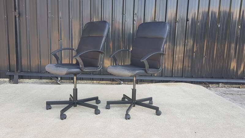 Office chair, steel legs, leather and fabric seat, black._K9D86NUETY