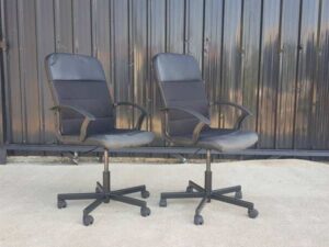 Office chair, steel legs, leather and fabric seat, black._K9D86NUETY
