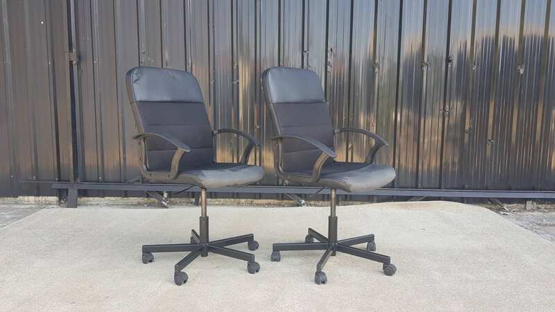 Office chair, steel legs, leather and fabric seat, black._K9D86NUETY