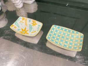 Square ceramic plate