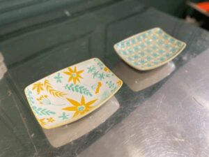 Square ceramic plate