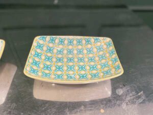 Square ceramic plate