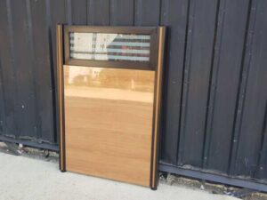 Solid brown partition with black stripes
