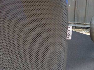 Office chair, steel legs, fabric seat, MONO brand, black and blue colors._LS0VVJSQFU