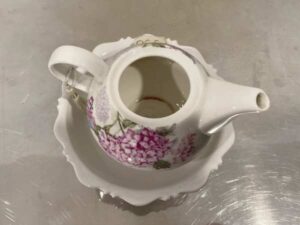 Tea set, floral pattern