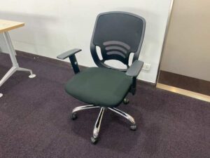 Office chair, steel legs, fabric seat, mesh backrest, Perfect brand.