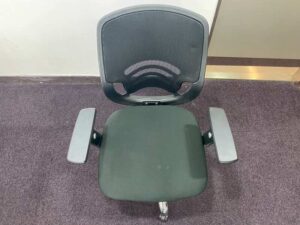 Office chair, steel legs, fabric seat, mesh backrest, Perfect brand.
