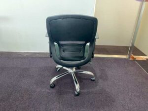 Office chair, steel legs, fabric seat, mesh backrest, Perfect brand.