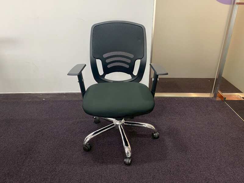 Office chair, steel legs, fabric seat, mesh backrest, Perfect brand.