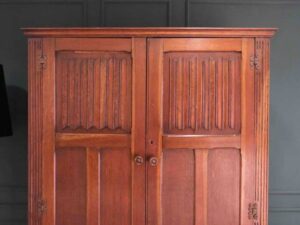 Oak wardrobe with long mirror._M4NBSALNCJ