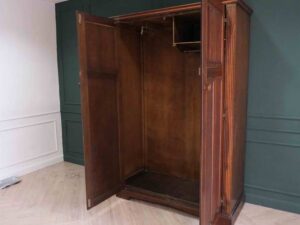 Oak wardrobe with long mirror._M4NBSALNCJ