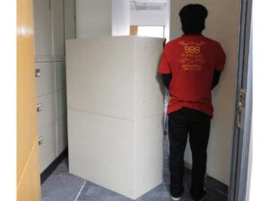 Steel filing cabinet with 4 hanging file drawers_M4X8K3DMQF