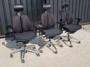 Office chair, steel legs, mesh seat, fabric backrest, with headrest, black, DOUREST brand._MKBU41QIRM