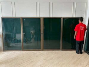 Sliding glass door with fixed panel 371 x 162 cm
