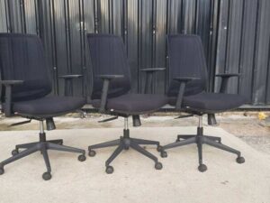 Proflex office chair with fabric upholstery, plastic legs, and a black mesh backrest._N9ETZ4CMH3