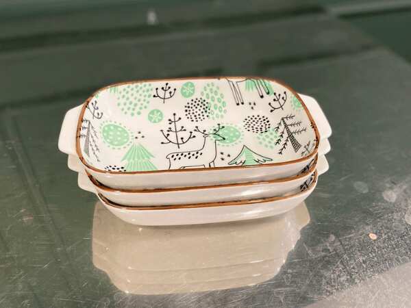 Square ceramic plate and bowl with two handles