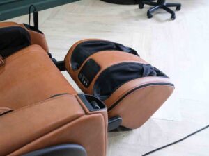 Electric massage chair OSIM UDivine OS-808, 3D massage system, brown leather seat._NZA2HFSD6U