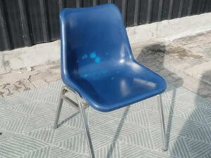 Lecture chair, steel legs with A belt, strong, tear resistant, can be stacked, seat is POLYPROPYLENE._ORWY4R3LVH