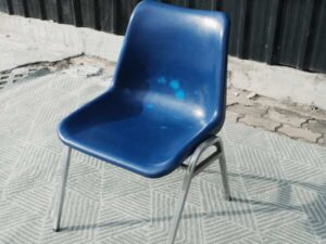 Lecture chair, steel legs with A belt, strong, tear resistant, can be stacked, seat is POLYPROPYLENE._ORWY4R3LVH