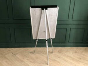 Fuji flip chart board and built-in whiteboard_OZZVT6X3HT