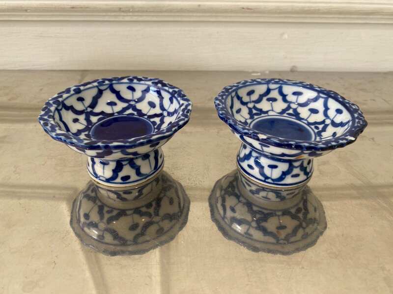 Stoneware ceramic serving tray with blue pineapple pattern.