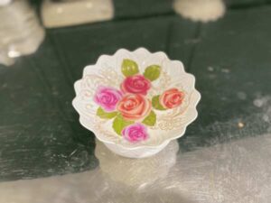 Plastic tray, floral pattern