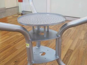 Round table, 20 mm thick glass top, steel legs._PYRW1F9YTM
