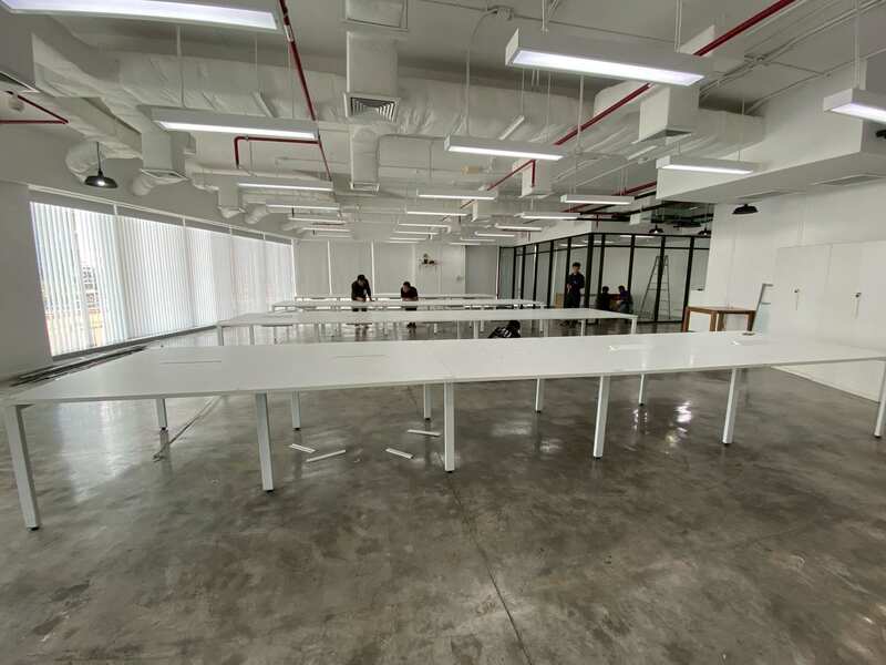 10-Seater Group Table