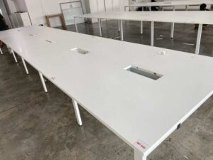 10-Seater Group Table