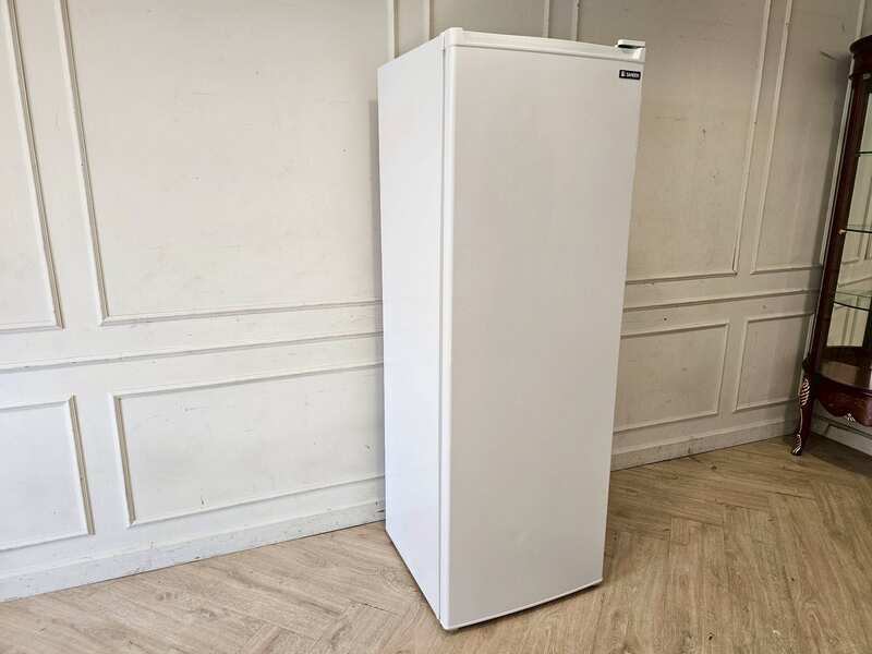 Sanden 1-Door Solid-Top Chest Freezer, White, Model SFH-0870, 8.7 Cubic Feet (1)