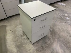 White mobile drawer unit with 3 drawers