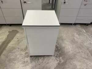 White mobile drawer unit with 3 drawers