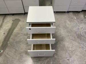 White mobile drawer unit with 3 drawers