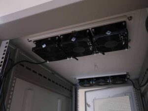 19" Germany Server Rack, a server rack standing 180 cm tall._QSIR3KQR92