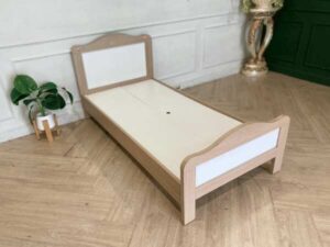 2.5 foot baby bed, minimalist style