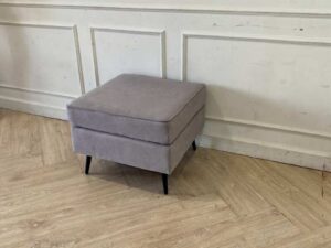 3-seater sofa set with button-tufted backrest + ottoman, fabric upholstery, steel legs, grey color._R6C17O0KBE