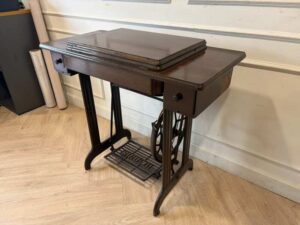 Vintage SINGER Sewing Machine with Solid Wood Cabinet