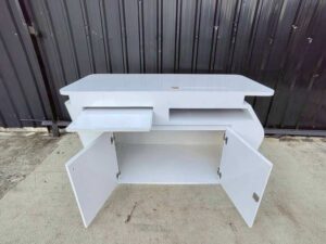 Trade show display counter, white top