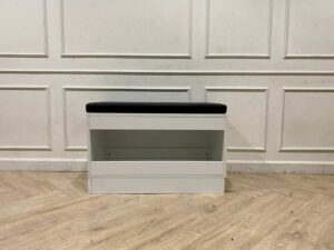 Wooden stool with black leather seat_SR8XIODD9U