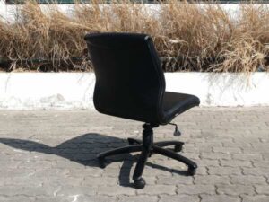 Rockworth office chair, leather seat, armless, steel legs._TIQFKB9IAI