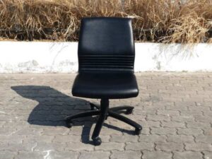 Rockworth office chair, leather seat, armless, steel legs._TIQFKB9IAI