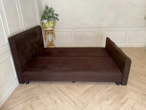 5-foot bed, brown velvet