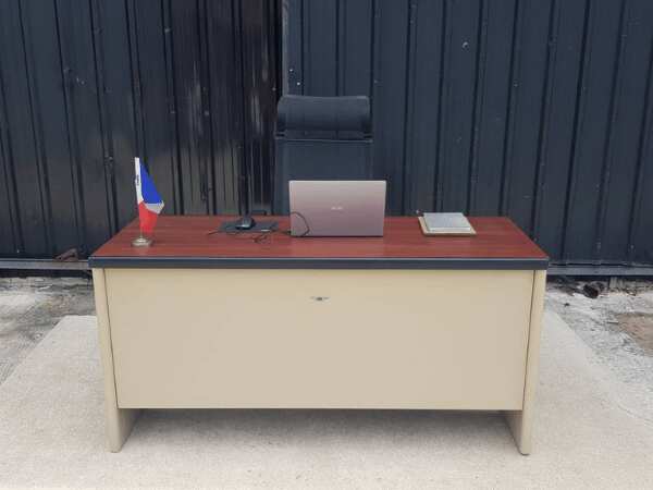 Work desk, seminar table, conference table, multipurpose steel table, wooden top, 150 cm.
