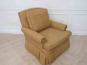 Chair with armrests, wooden frame, fabric seat, and spring base. No.A 05_UFY4I4Q0QV