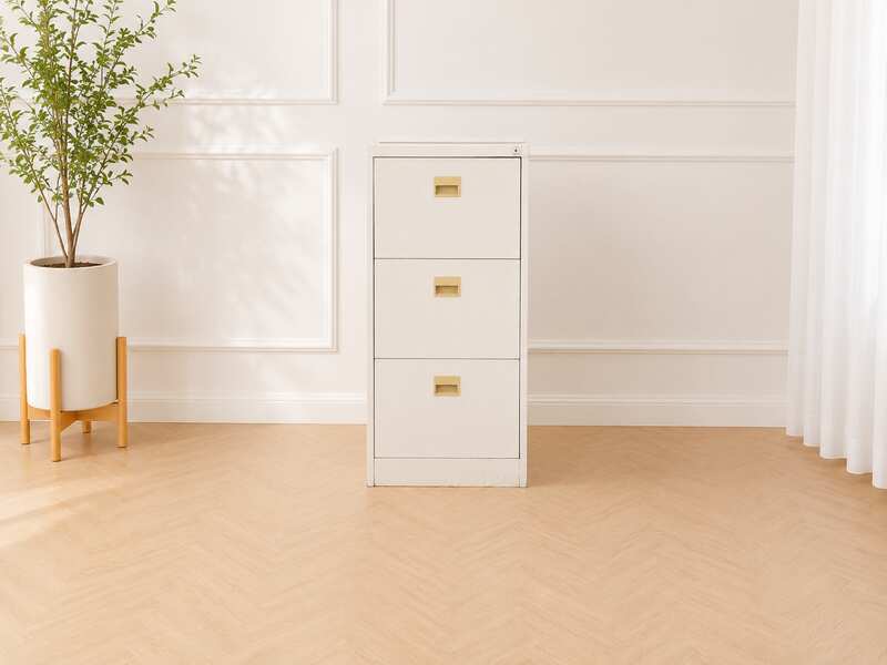 Steel filing cabinet, 3 drawers, LEECO brand, small handle._UQ7QFJRM84