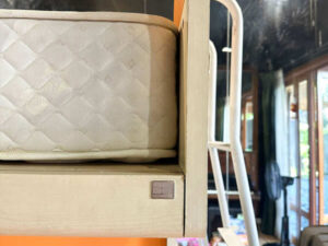 Children's bunk bed S.B.Furniture + sealy posturepedic mattress 3 and a half feet_UQ8I3C8467